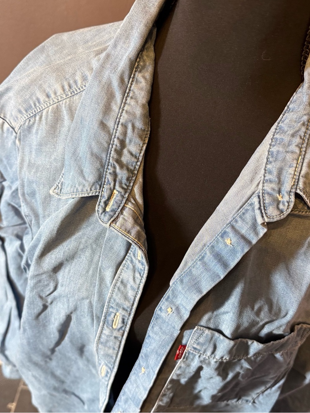Levi's Light Blue Denim Button-Front Shirt with Red Logo Tab - Picture 3 of 6